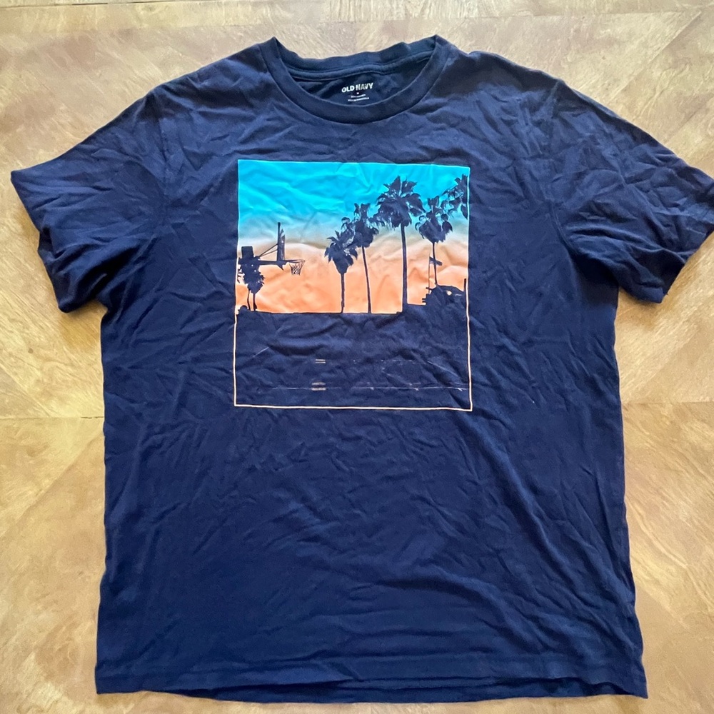 Old Navy Tropical Graphic Tee – Size M